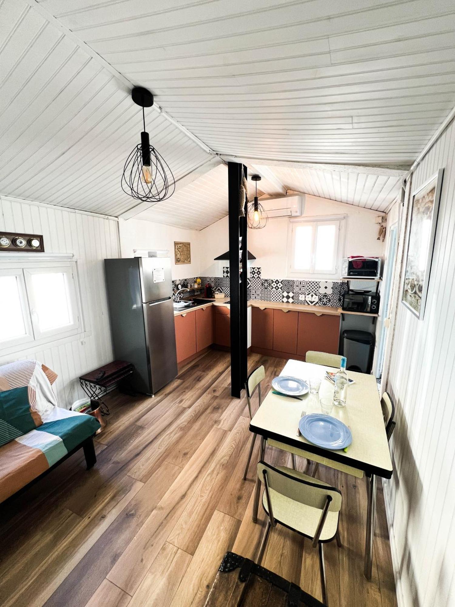 Maisonnette De Pecheur Chauffee Et Climatisee Port-la-Nouvelle Luaran gambar